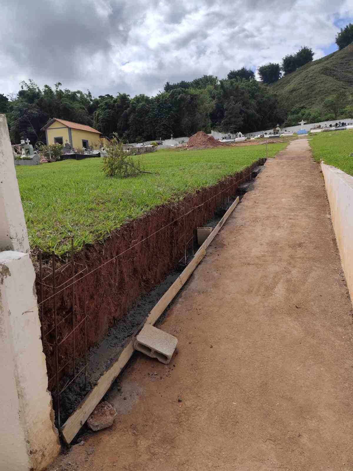 OBRAS NO CEMITÉRIO MUNICIPAL - Prefeitura Municipal de Areias